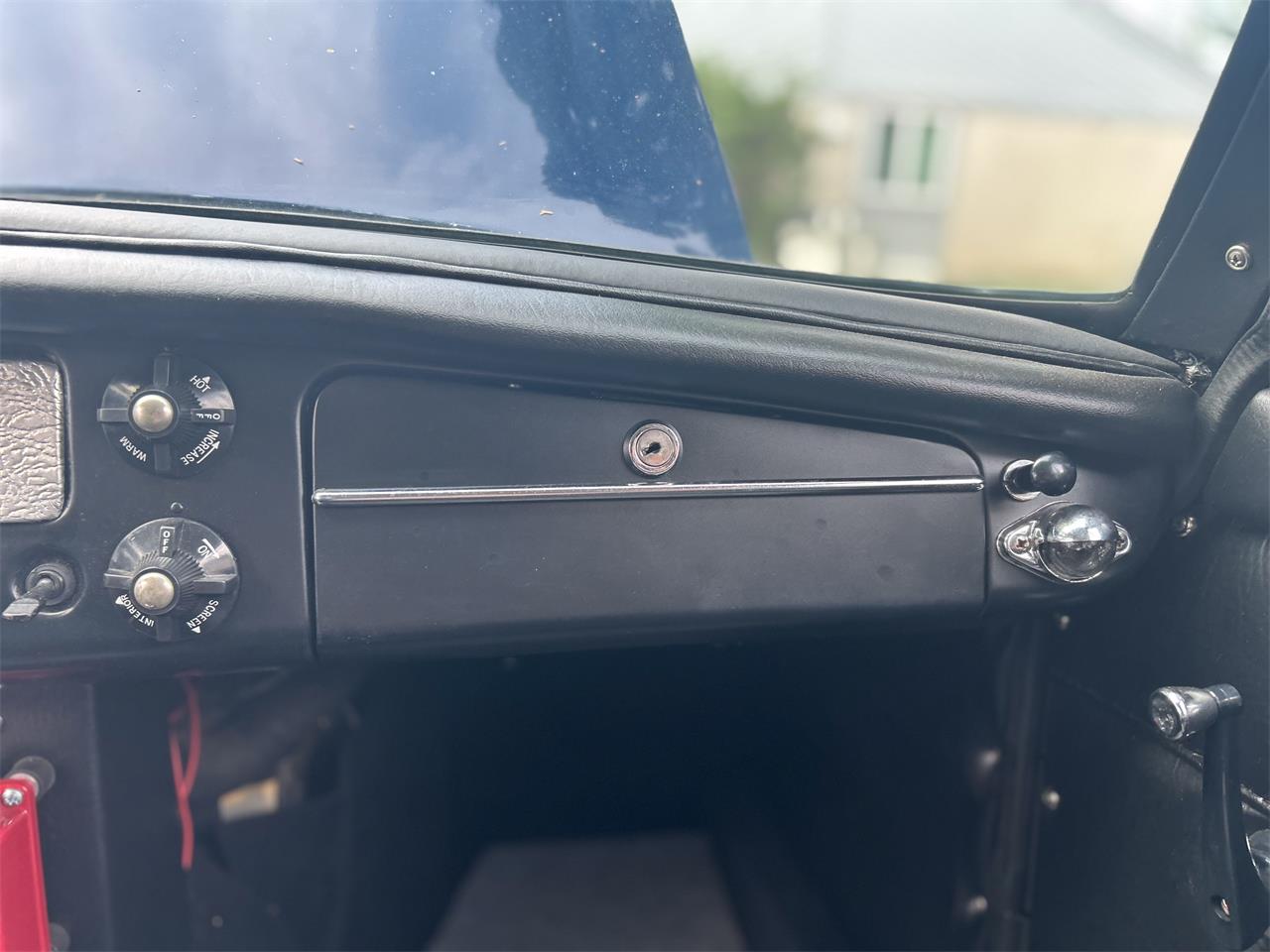 Mg-Mgb-gt-1968-Blue-Black-11