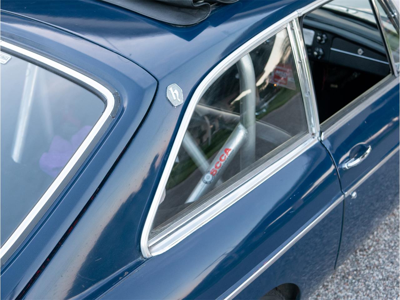 Mg-Mgb-gt-1968-Blue-Black-13