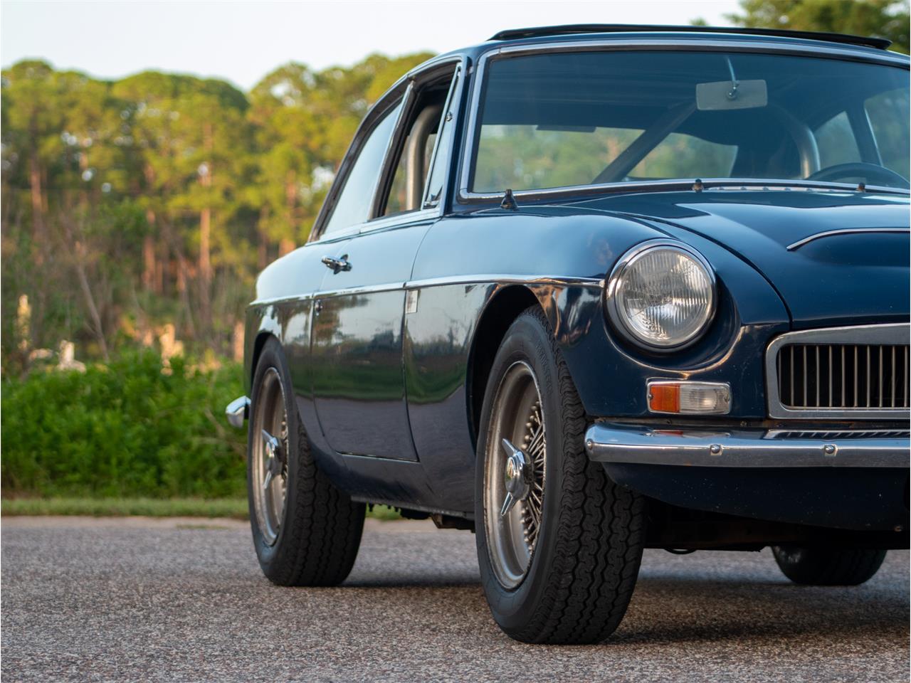 Mg-Mgb-gt-1968-Blue-Black-3