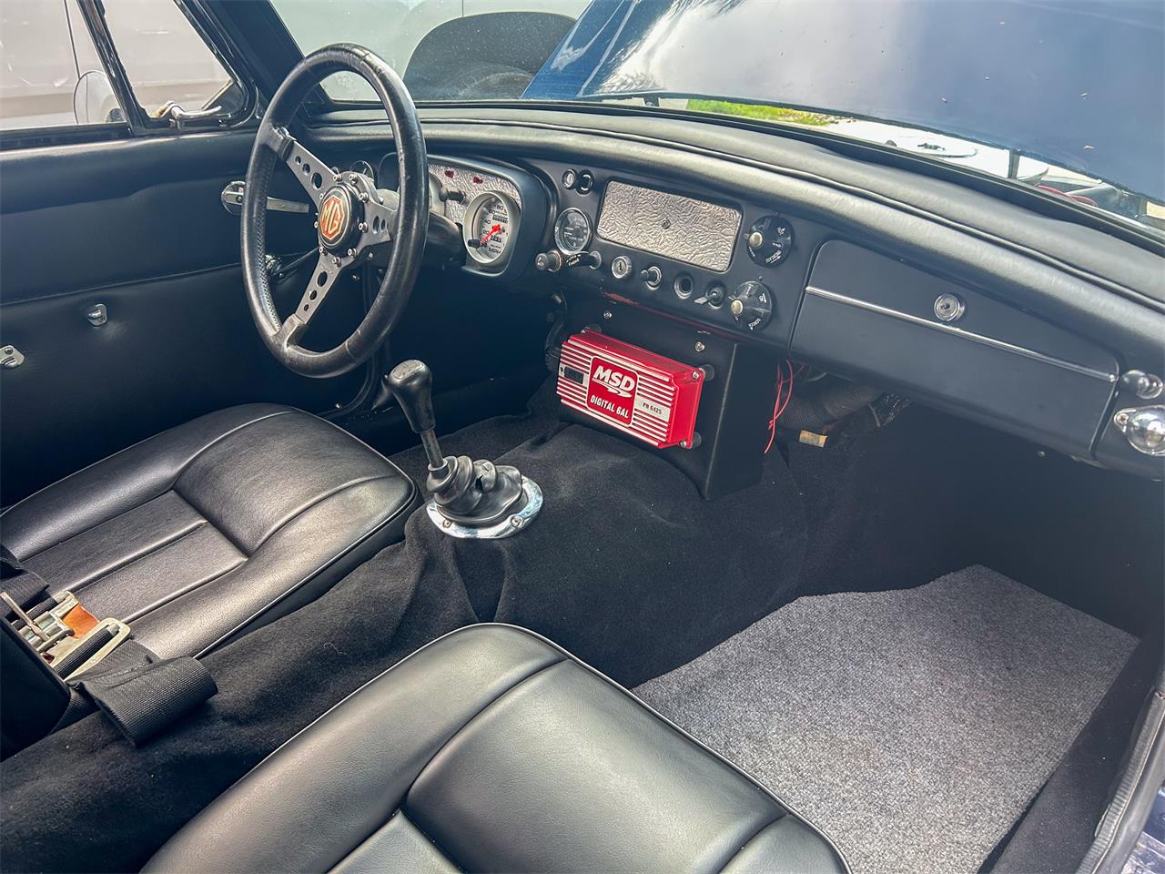 Mg-Mgb-gt-1968-Blue-Black-9