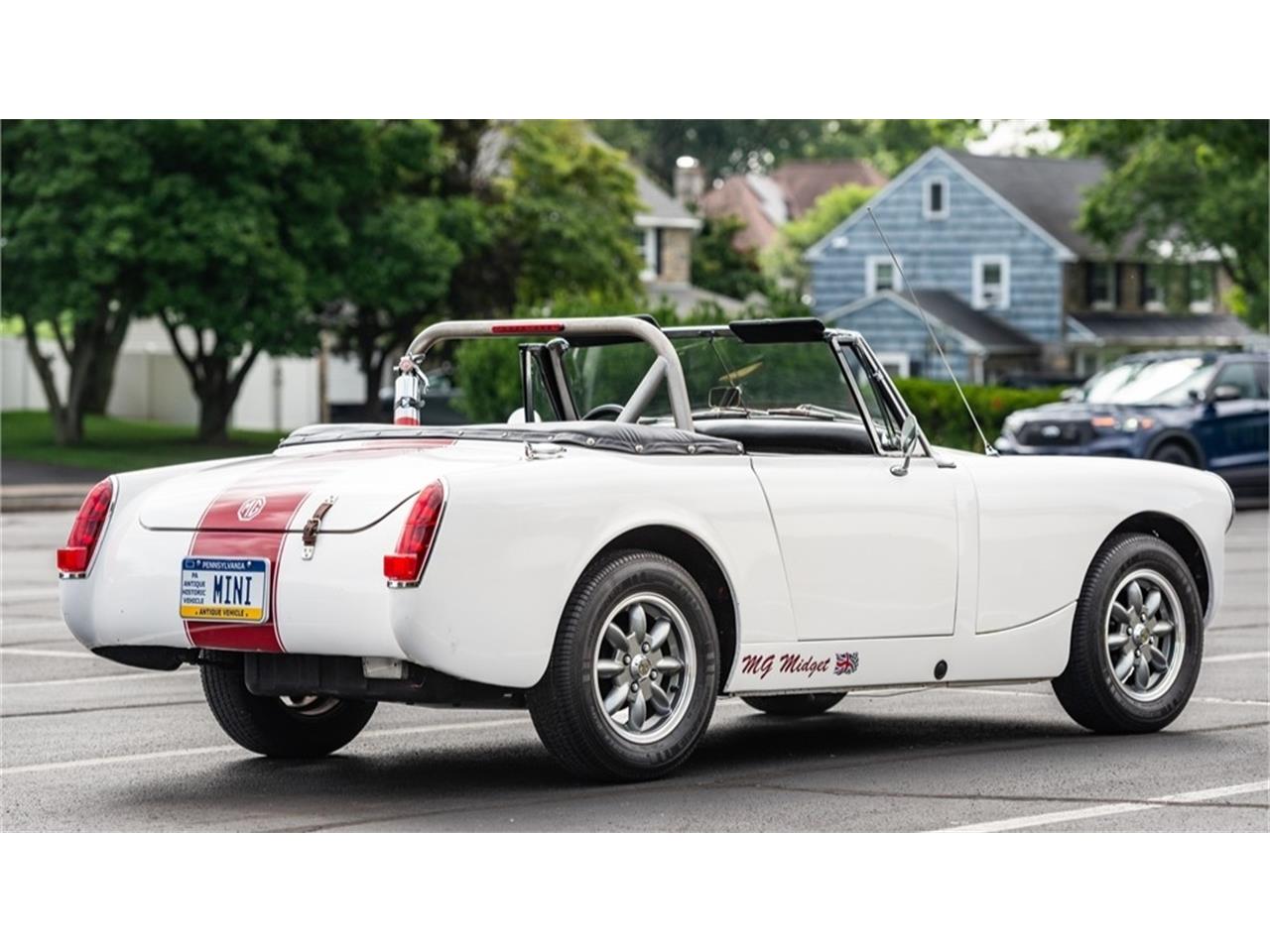 Mg-Midget-1973-White-Black-17