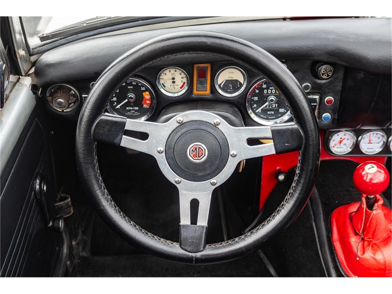 Mg-Midget-1973-White-Black-19