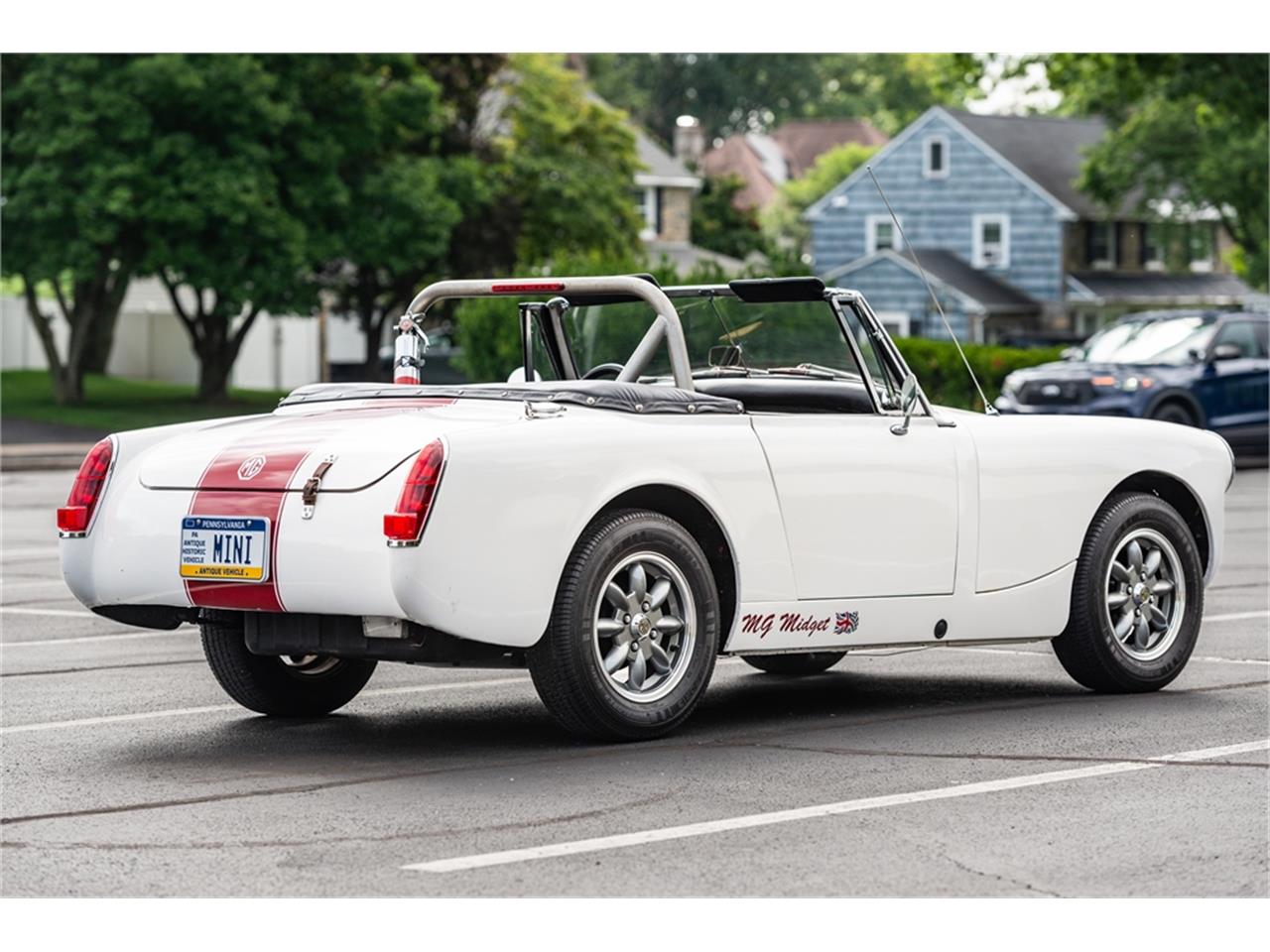 Mg-Midget-1973-White-Black-24