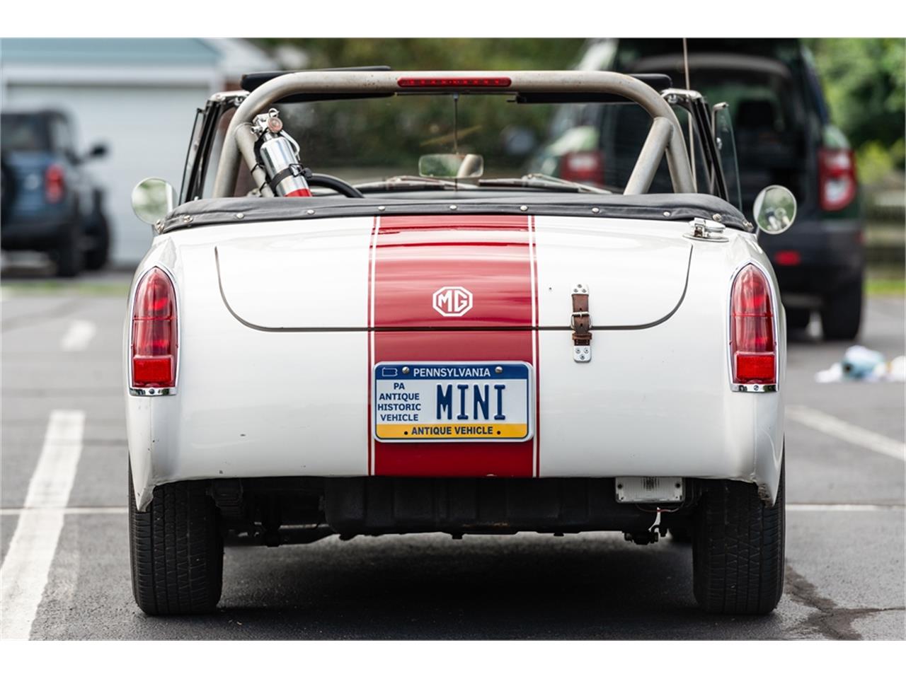 Mg-Midget-1973-White-Black-28