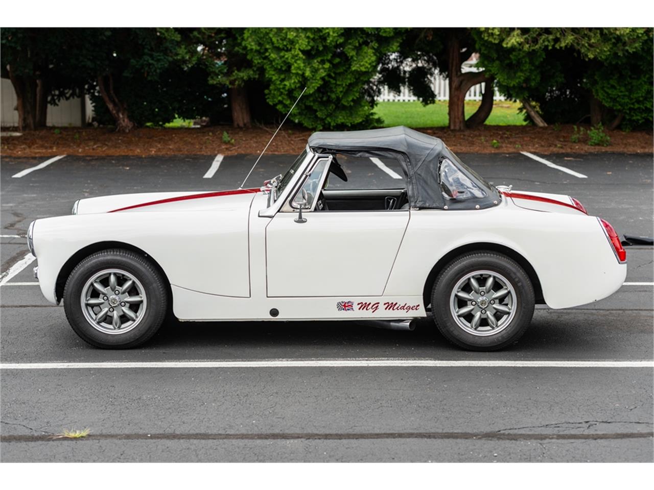 Mg-Midget-1973-White-Black-30