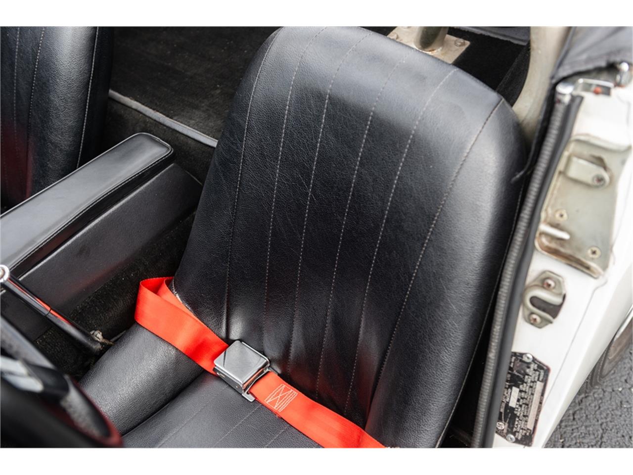 Mg-Midget-1973-White-Black-64