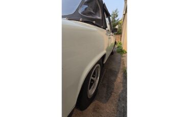 Mg-Midget-1976-White-Black-17