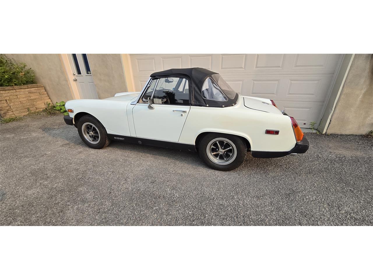 Mg-Midget-1976-White-Black-2