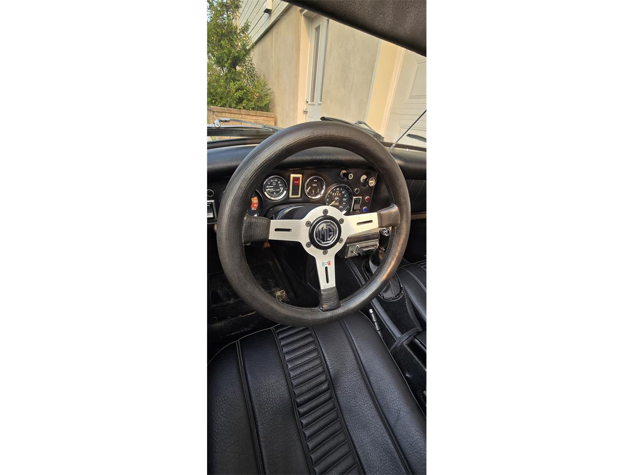 Mg-Midget-1976-White-Black-5