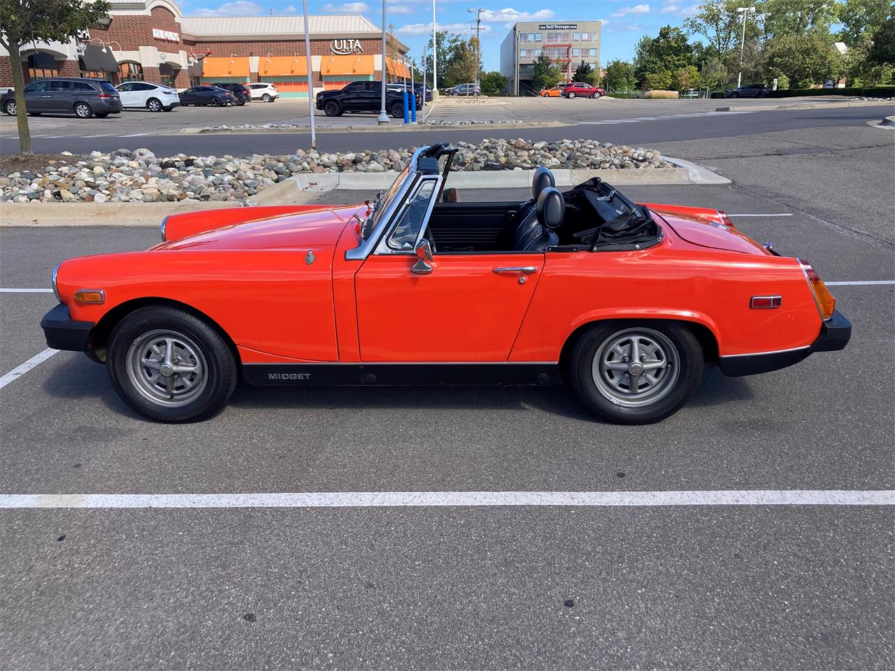 Mg-Midget-1979-reddish-orange-black-4