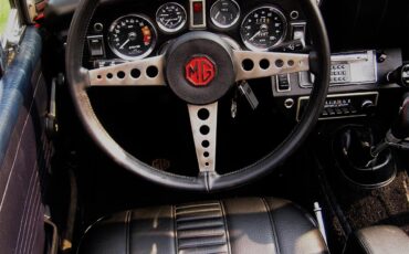 Mg-Midget-mark-iii-convertible-1972-Red-Black-3