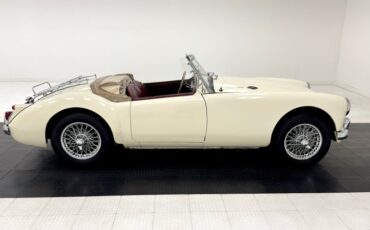 Mg-Other-1961-Old-English-White-Oxblood-11