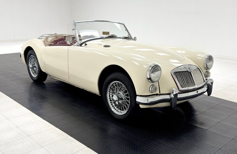 Mg-Other-1961-Old-English-White-Oxblood-12