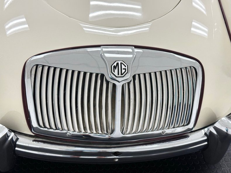 Mg-Other-1961-Old-English-White-Oxblood-14