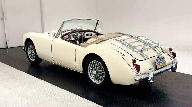 Mg-Other-1961-Old-English-White-Oxblood-15