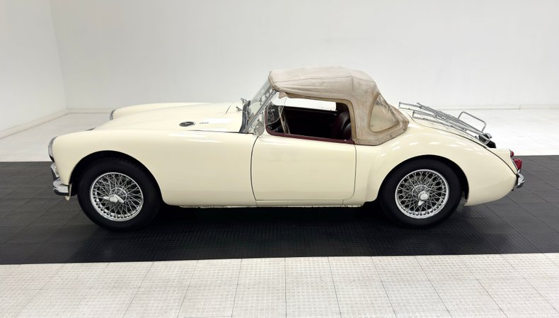Mg-Other-1961-Old-English-White-Oxblood-2