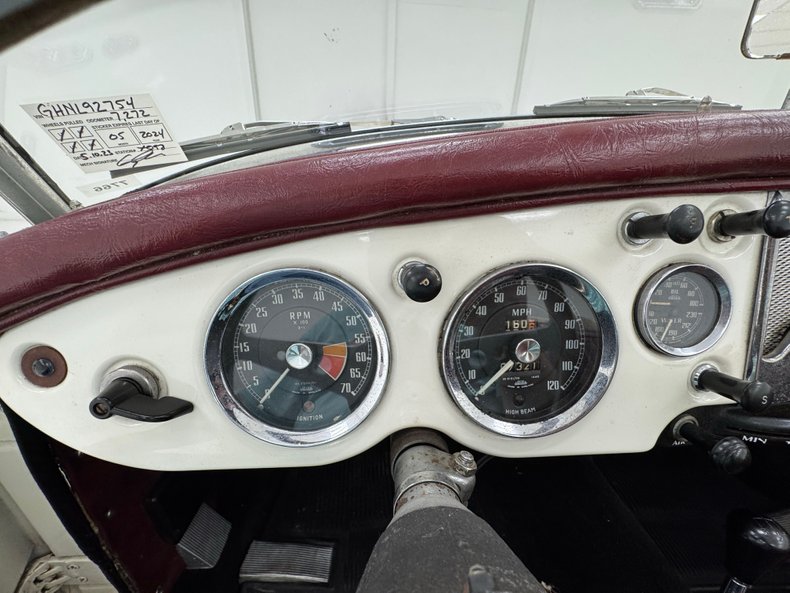 Mg-Other-1961-Old-English-White-Oxblood-20