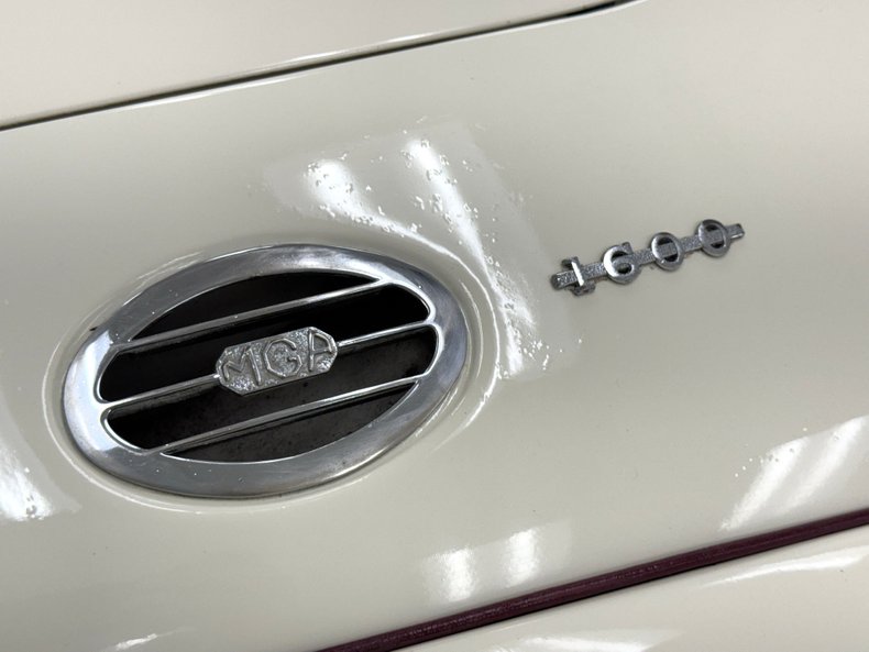 Mg-Other-1961-Old-English-White-Oxblood-23