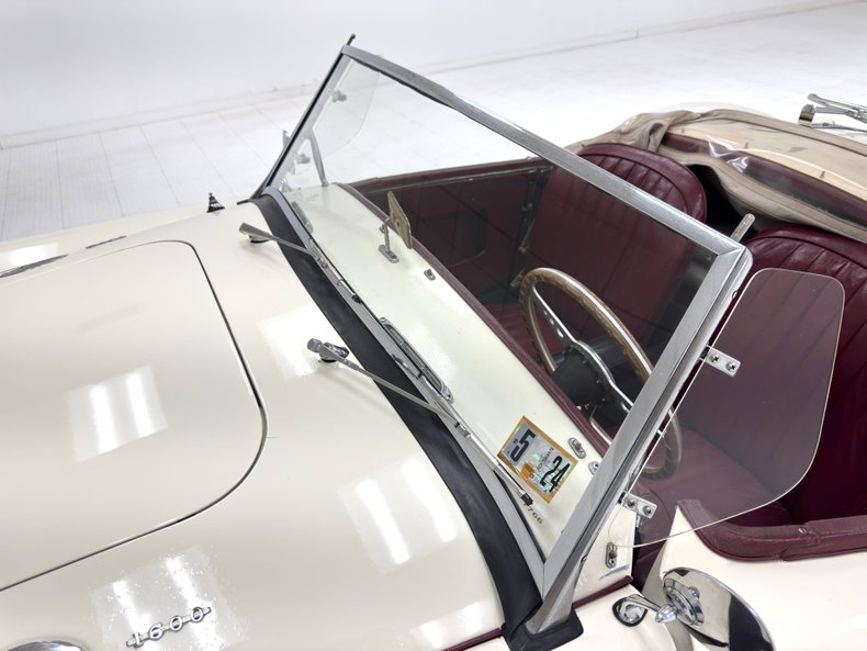 Mg-Other-1961-Old-English-White-Oxblood-24