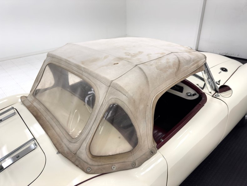 Mg-Other-1961-Old-English-White-Oxblood-27