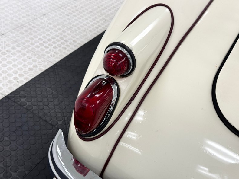 Mg-Other-1961-Old-English-White-Oxblood-29