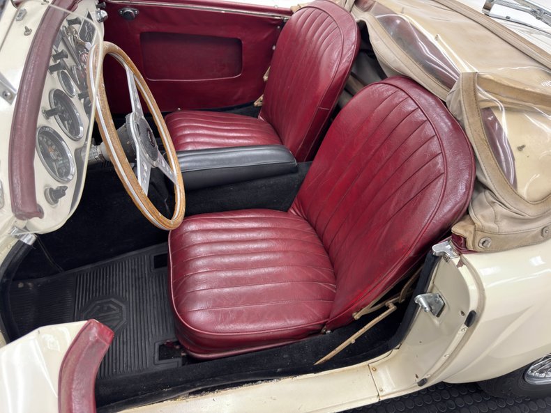 Mg-Other-1961-Old-English-White-Oxblood-44