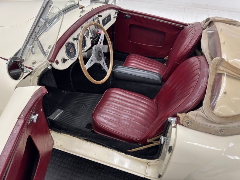 Mg-Other-1961-Old-English-White-Oxblood-45