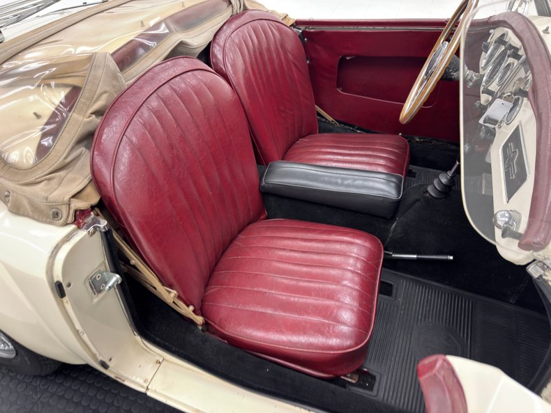 Mg-Other-1961-Old-English-White-Oxblood-46