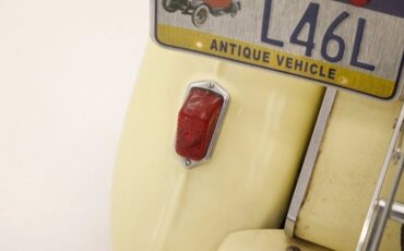 Mg-Td-1952-Pale-Yellow-Red-27