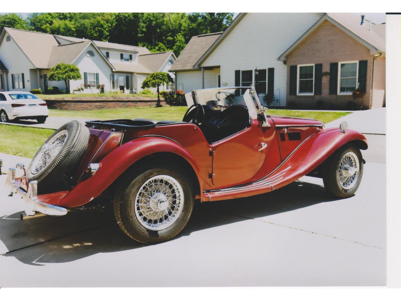 Mg-Tf-1954-Maroon-Black-1