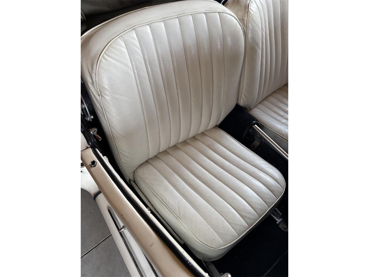 Mg-Tf-1955-White-White-19