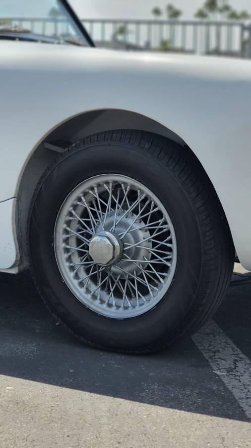 Mg-austin-healey-sprite-1962-white-5