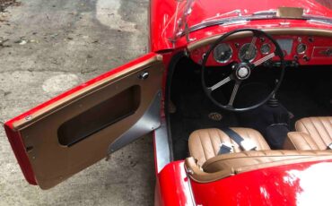 Mg-mga-1600-1960-red-1