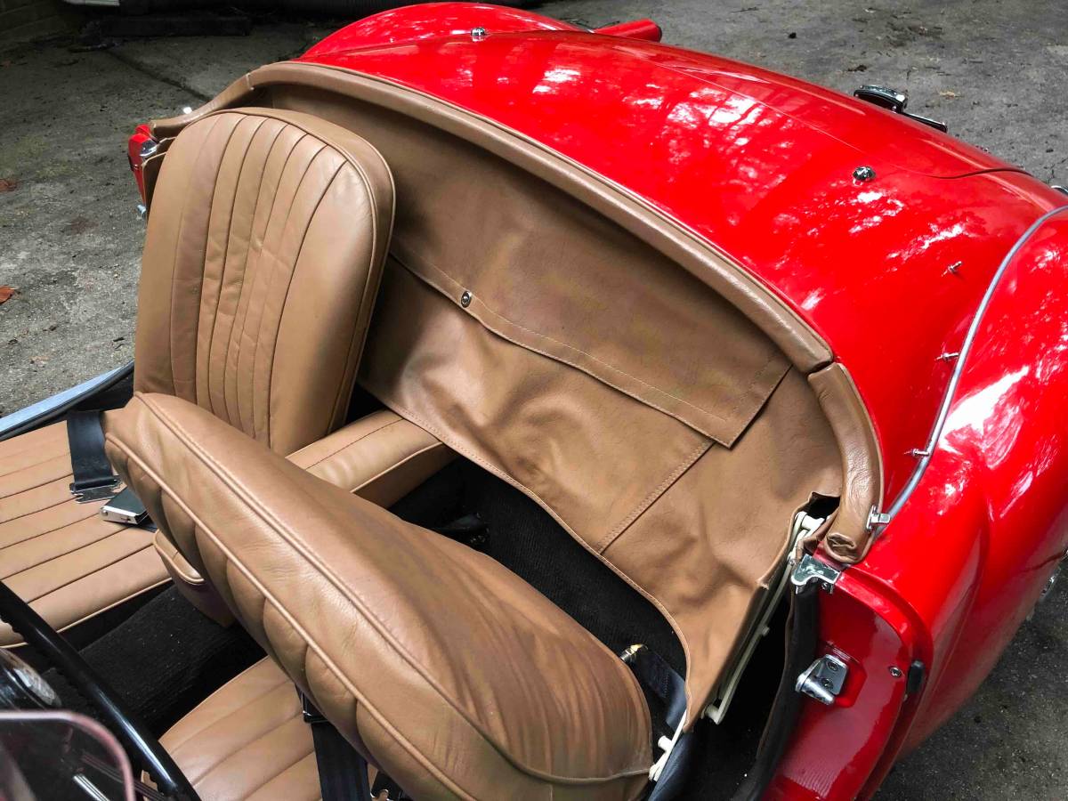 Mg-mga-1600-1960-red-10
