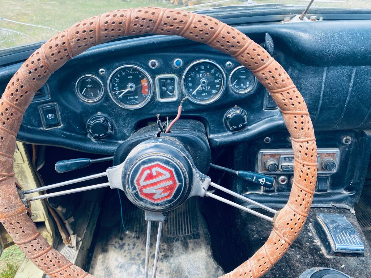Mg-mgb-1969-brown-6