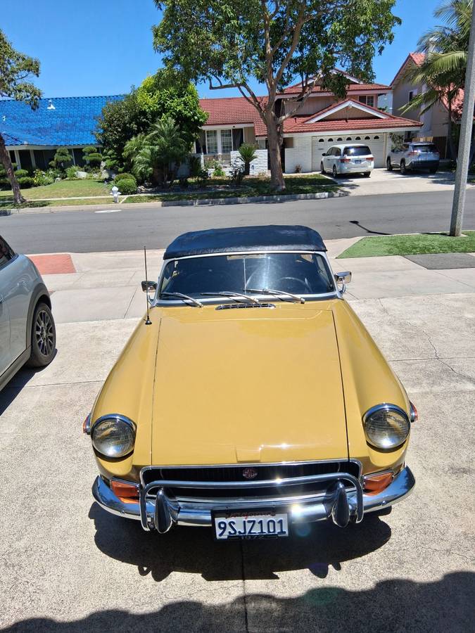 Mg-mgb-1972-yellow-1