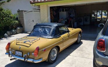 Mg-mgb-1972-yellow-3