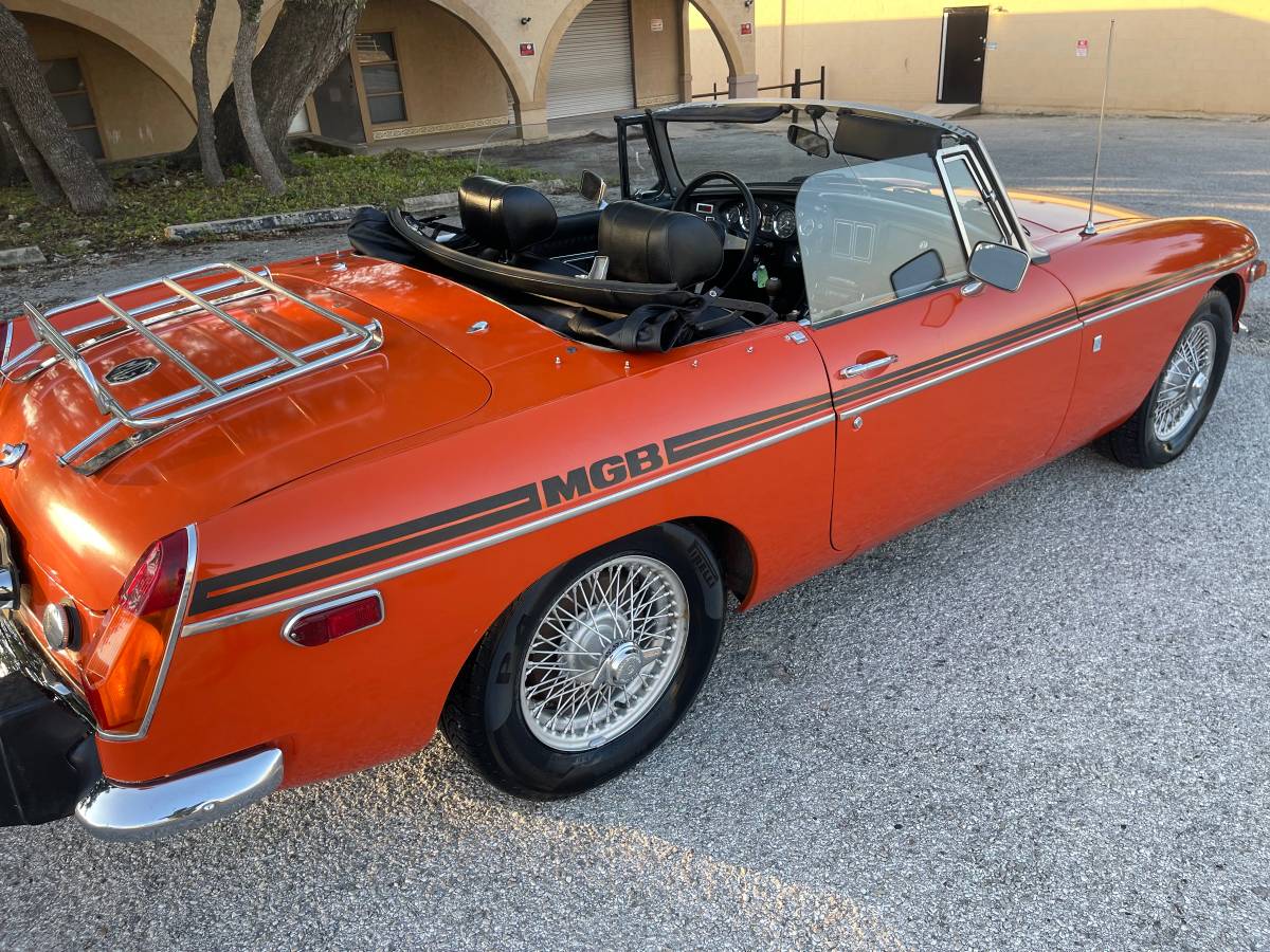 Mg-mgb-1974-orange-10