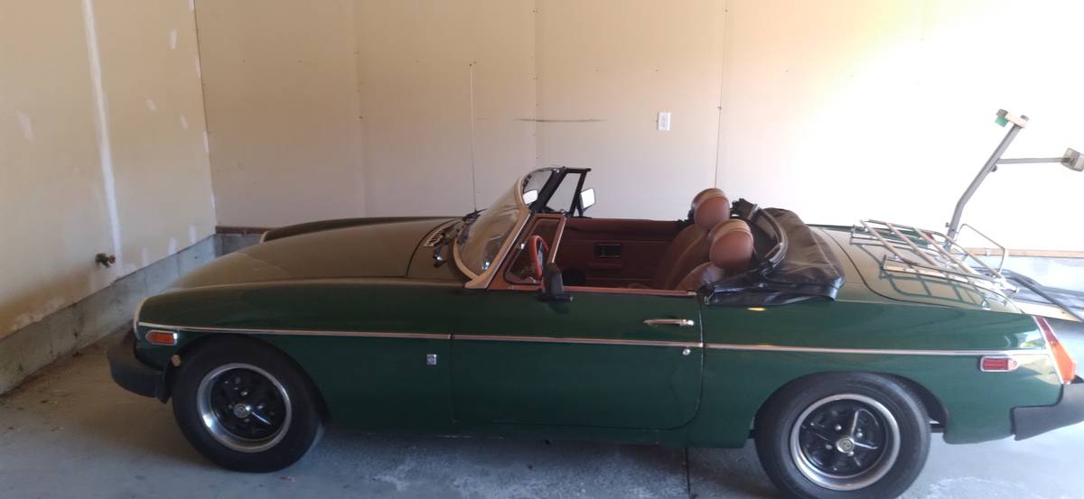 Mg-mgb-convertible-1975-green-1