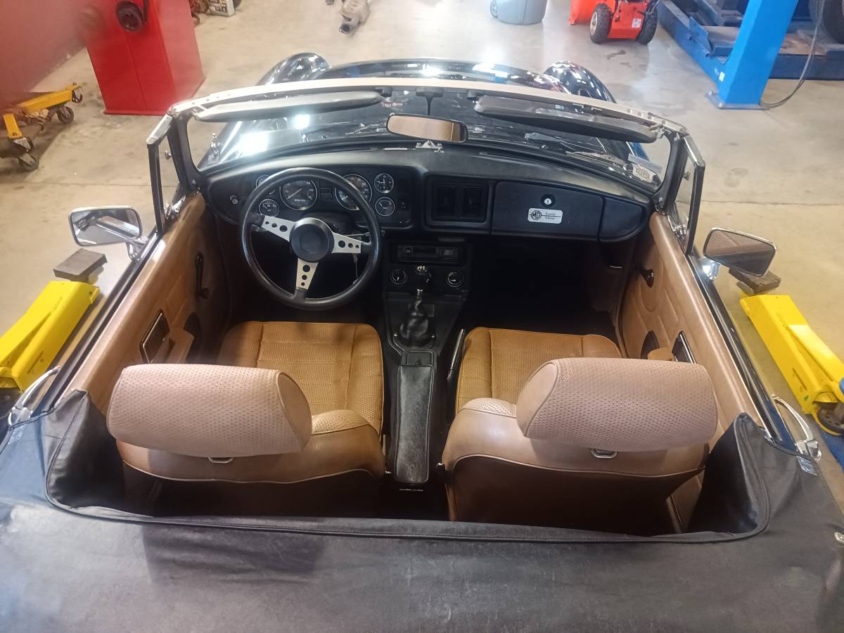 Mg-mgb-convertible-1980-black-1