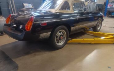 Mg-mgb-convertible-1980-black-6