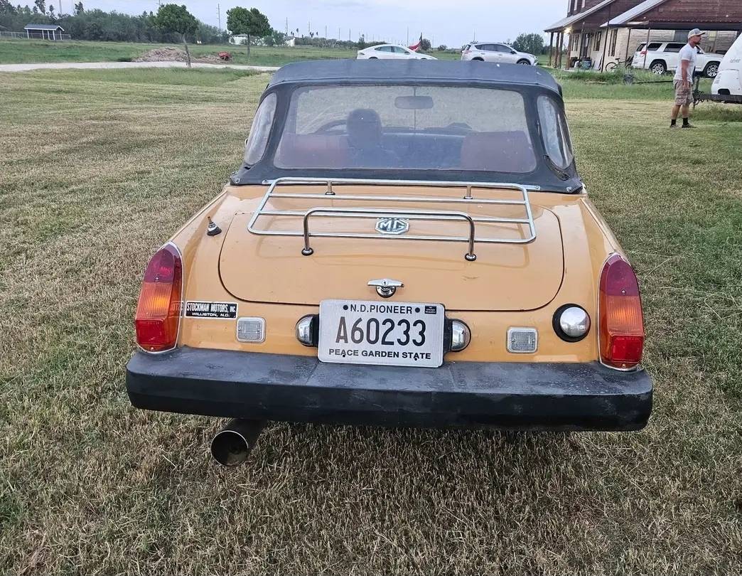 Mg-midget-1976-yellow-2