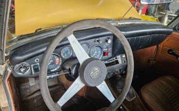 Mg-midget-1976-yellow-4