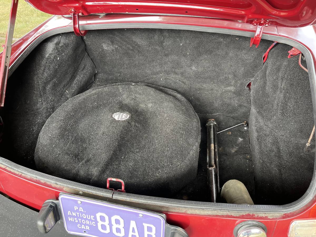 Mg-morris-minor-1977-red-8
