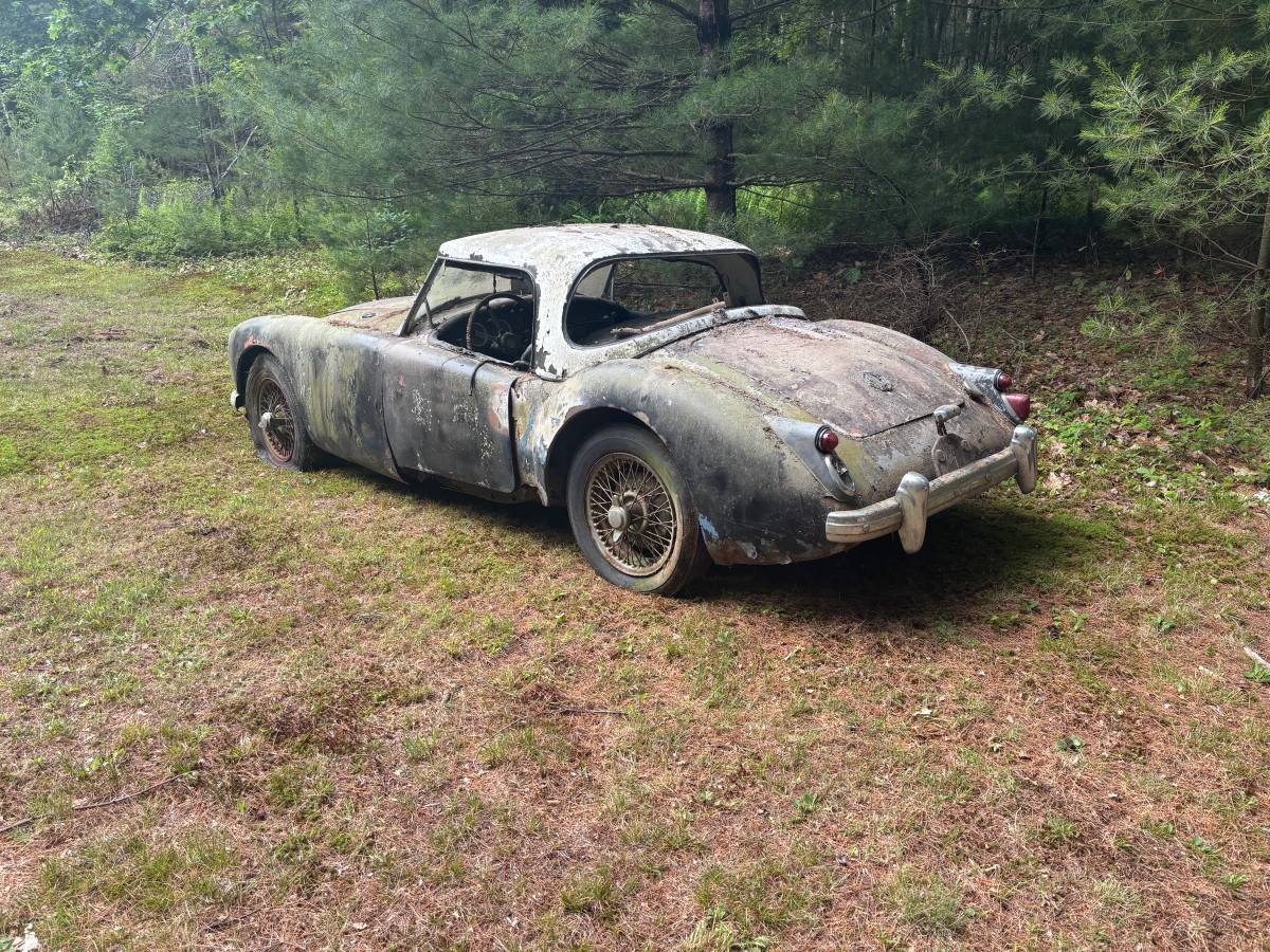 Mga-coupeamproadster-1959-black-1