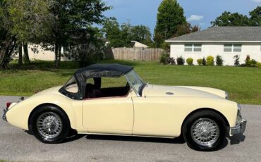 Mga-roadster-1957-yellow-13