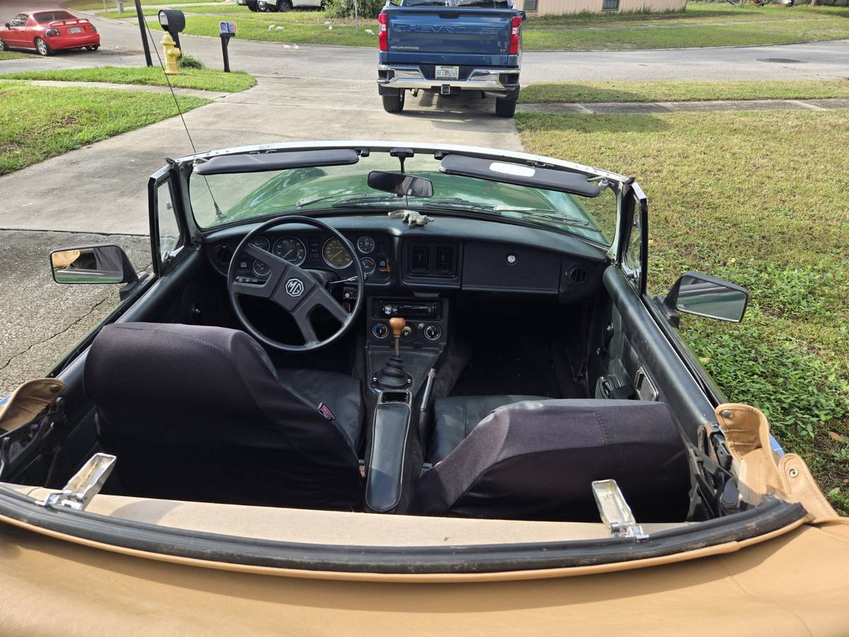 Mgb-1977-green-5