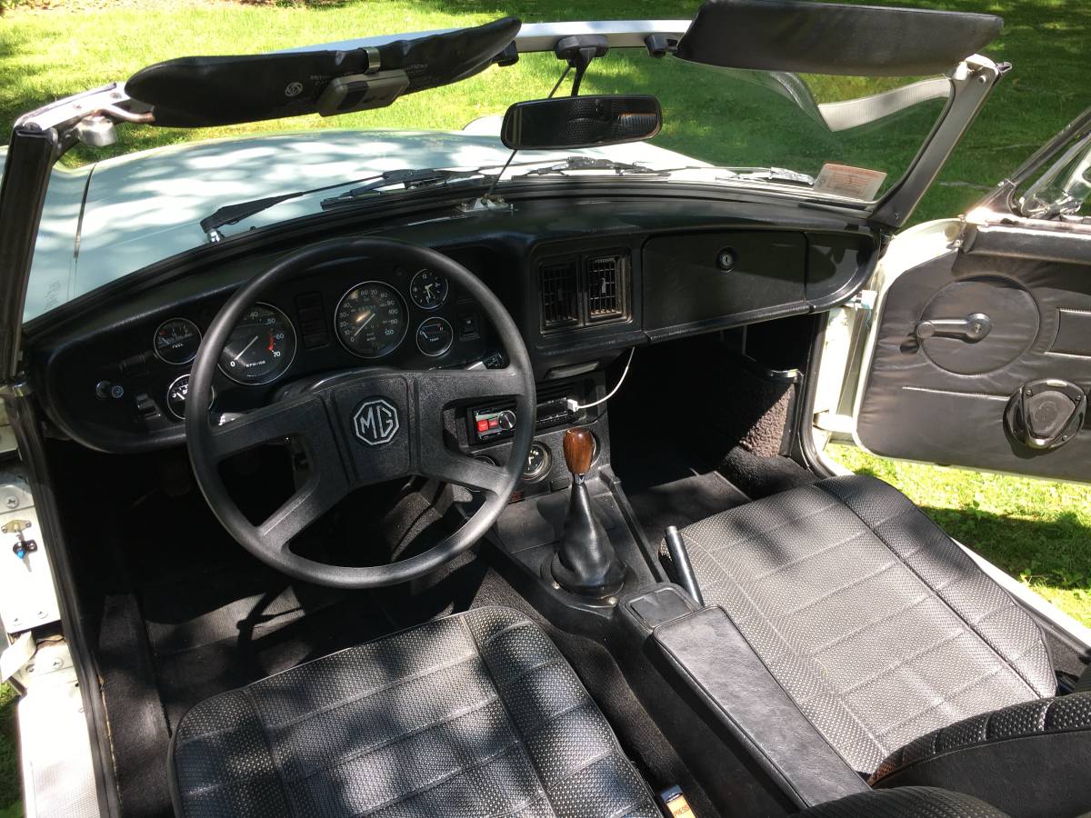 Mgb-1978-white-9