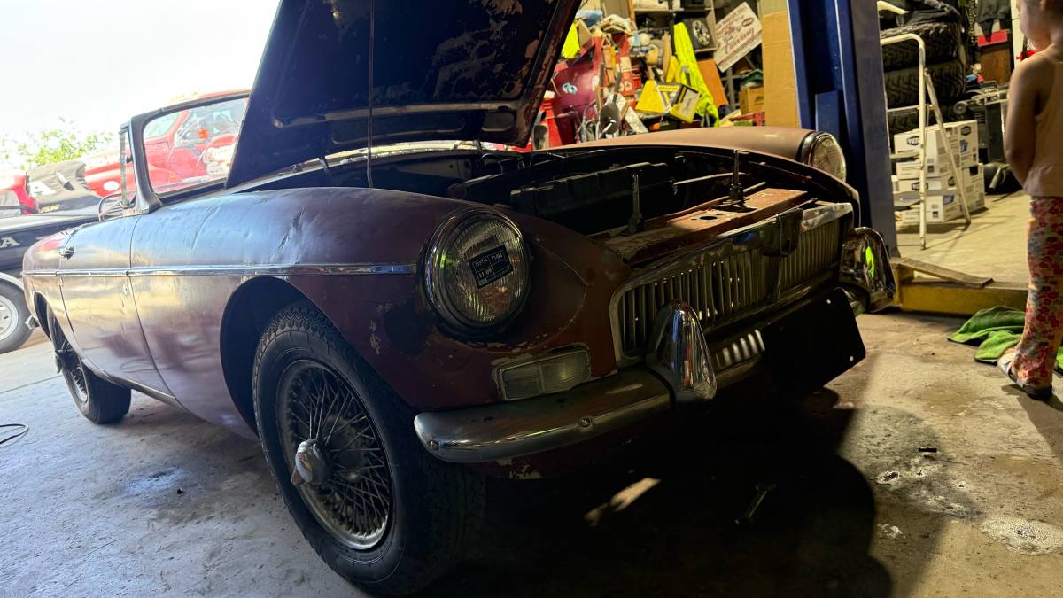 Mgb-convertible-1964-brown-9