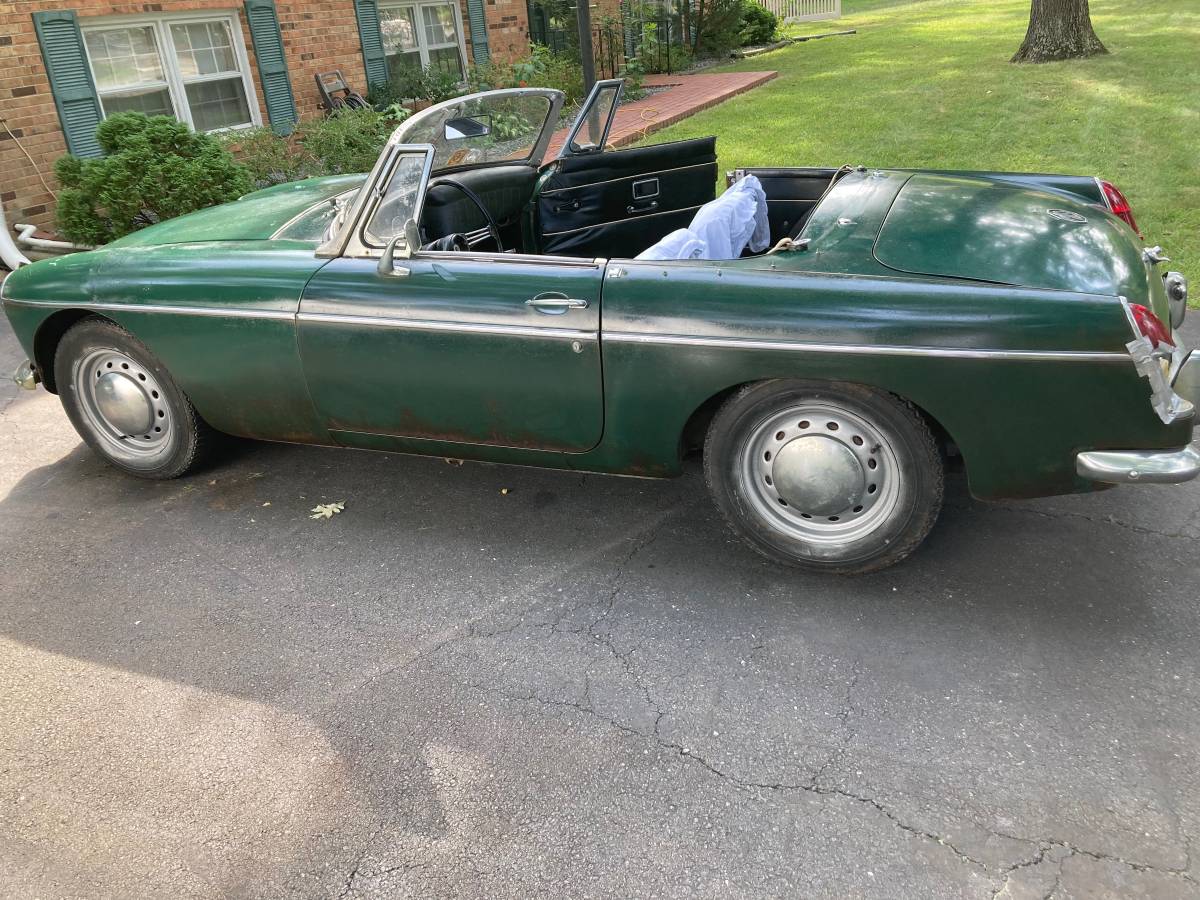Mgb-convertible-1968-green-1